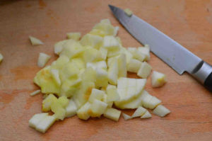 нож кусочки яблока